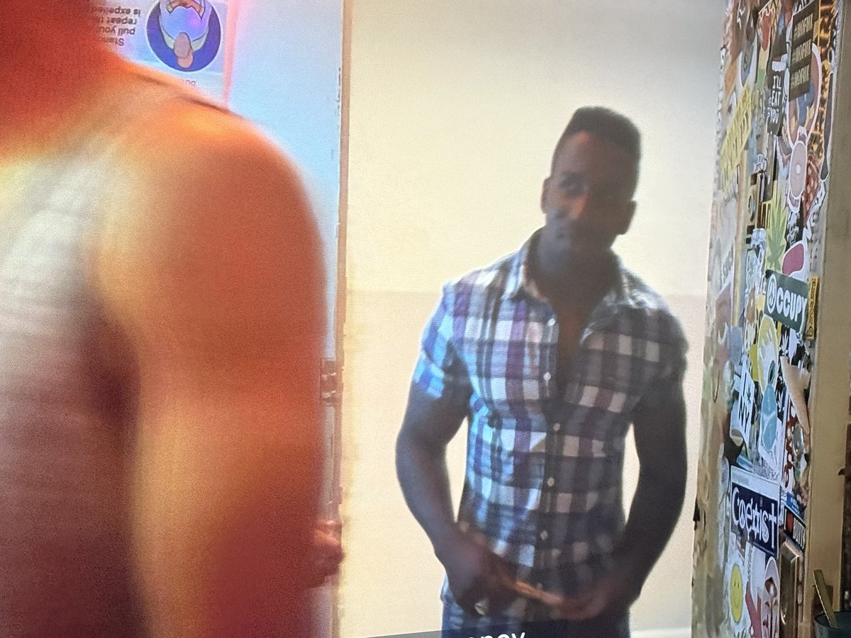nxtbesthing's tweet image. Just noticed @maxkonnorxxx in the Rat Pack episode of Broad City. What a handsome man 😊