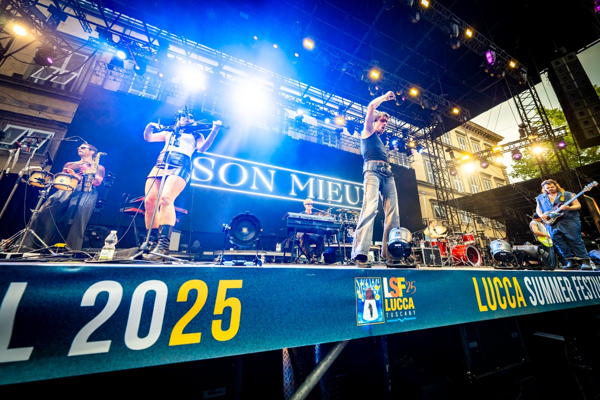 LuccaSummerFest's tweet image. Son Mieux, sound travolgente per una perfetta serata funky!

#LSF25

Foto di Francesco Prandoni