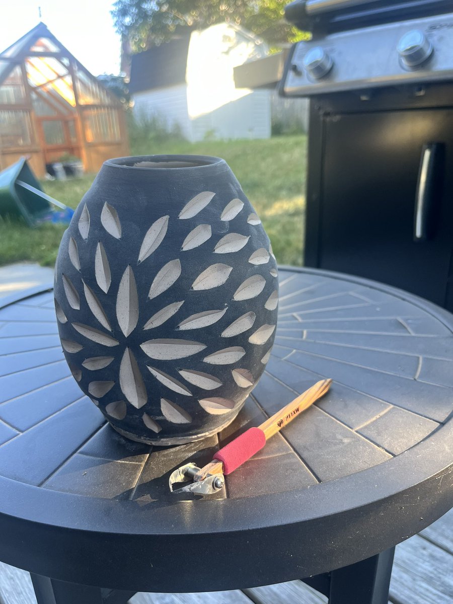 gaylestc's tweet image. Second carving attempt was much more aligned with what I was hoping to achieve. I cut through the pot a few times but that's ok. I'm loving this!!