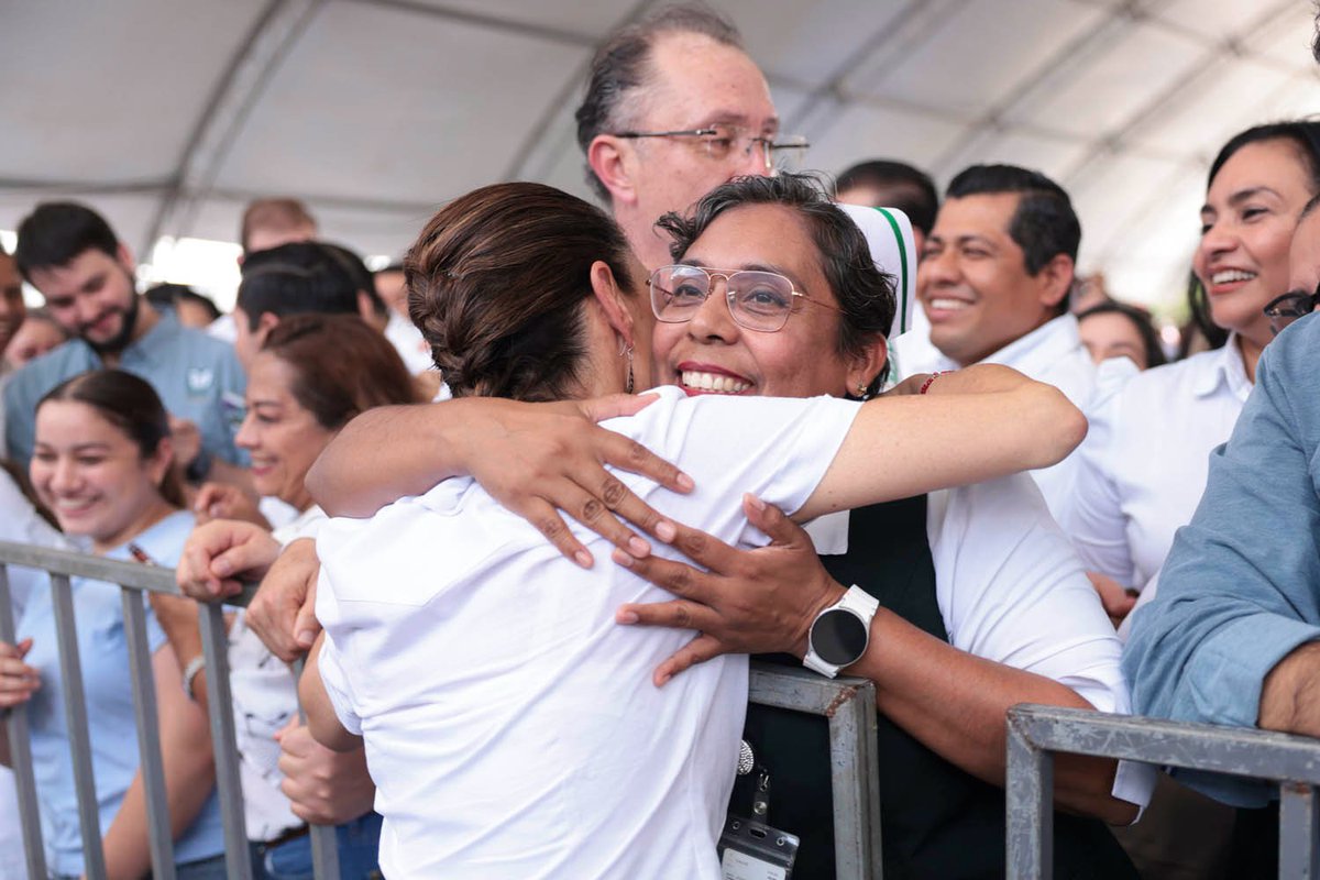 GobiernoMX's tweet image. La presidenta @Claudiashein inaugura la ampliación del área de hemodiálisis del Hospital de Alta Especialidad IMSS-Bienestar Villahermosa en Centro, Tabasco.
Anunció la inversión de dos mil millones de pesos para el sistema de salud @IMSS_Bienestar de la entidad; el objetivo es…