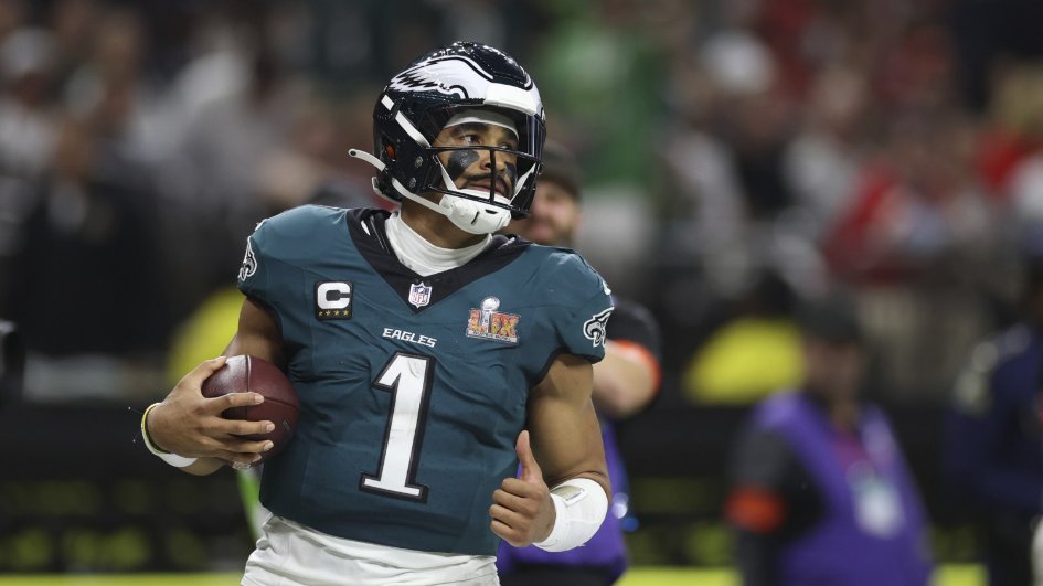Chi_taker_'s tweet image. Jalen Hurts led the Eagles to Super Bowl glory-and was MVP-yet ESPN still ranks him just 9th among QBs. Hurts deserves a top-five spot! newsweek.com/sports/nfl/nfl…