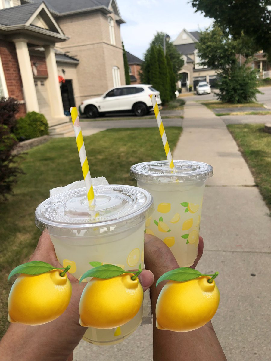 KaiGalang10's tweet image. Can’t resist those little munchkins selling lemonade in our neighborhood 🍋 They said proceeds go to Sick Kid’s Hospital 🤗🙏🏻