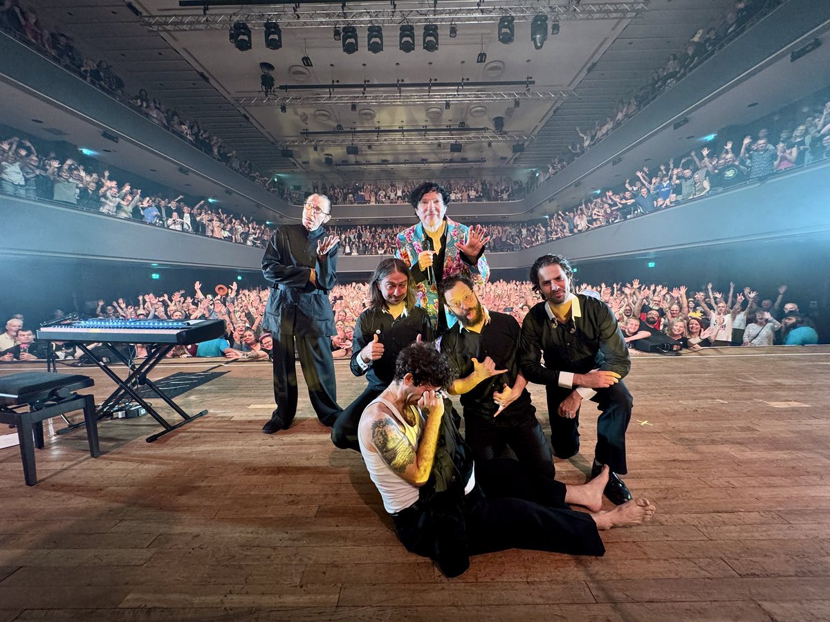 sparksofficial's tweet image. Thank you, WOLVERHAMPTON!!
This was the last show of the Japan-Europe leg of the MAD! Tour — next up, North America in September! See you there!
+ Big shoutout to Jonathon Burlew for taking all the great end-of-show photos! 👏