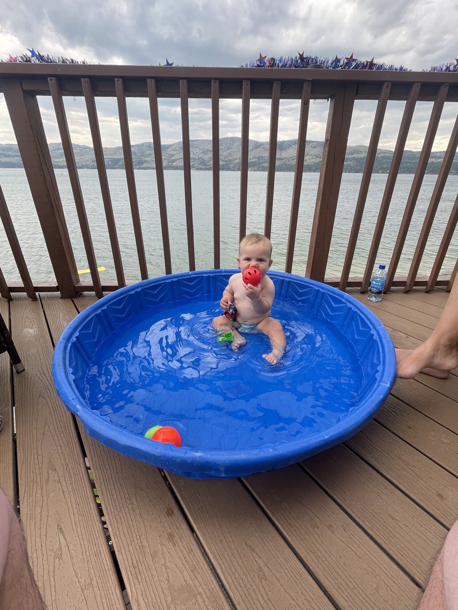 CoachKyleSamson's tweet image. KJs having fun swimming at the lake!