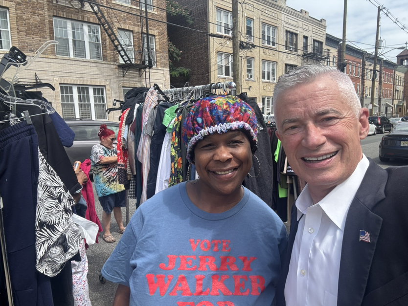 jim_mcgreevey's tweet image. The Fountain of Salvation provided a mobile food pantry, hot meals, and clothing to the community on the corner of Communipaw and Van Nostrand.
Thank you to Bishop and Pastor Rivera, and Youth Minister Israel Fernandez, for your heartfelt service and commitment to those most in…