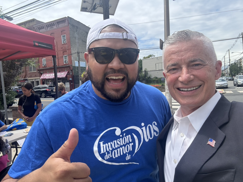 jim_mcgreevey's tweet image. The Fountain of Salvation provided a mobile food pantry, hot meals, and clothing to the community on the corner of Communipaw and Van Nostrand.
Thank you to Bishop and Pastor Rivera, and Youth Minister Israel Fernandez, for your heartfelt service and commitment to those most in…