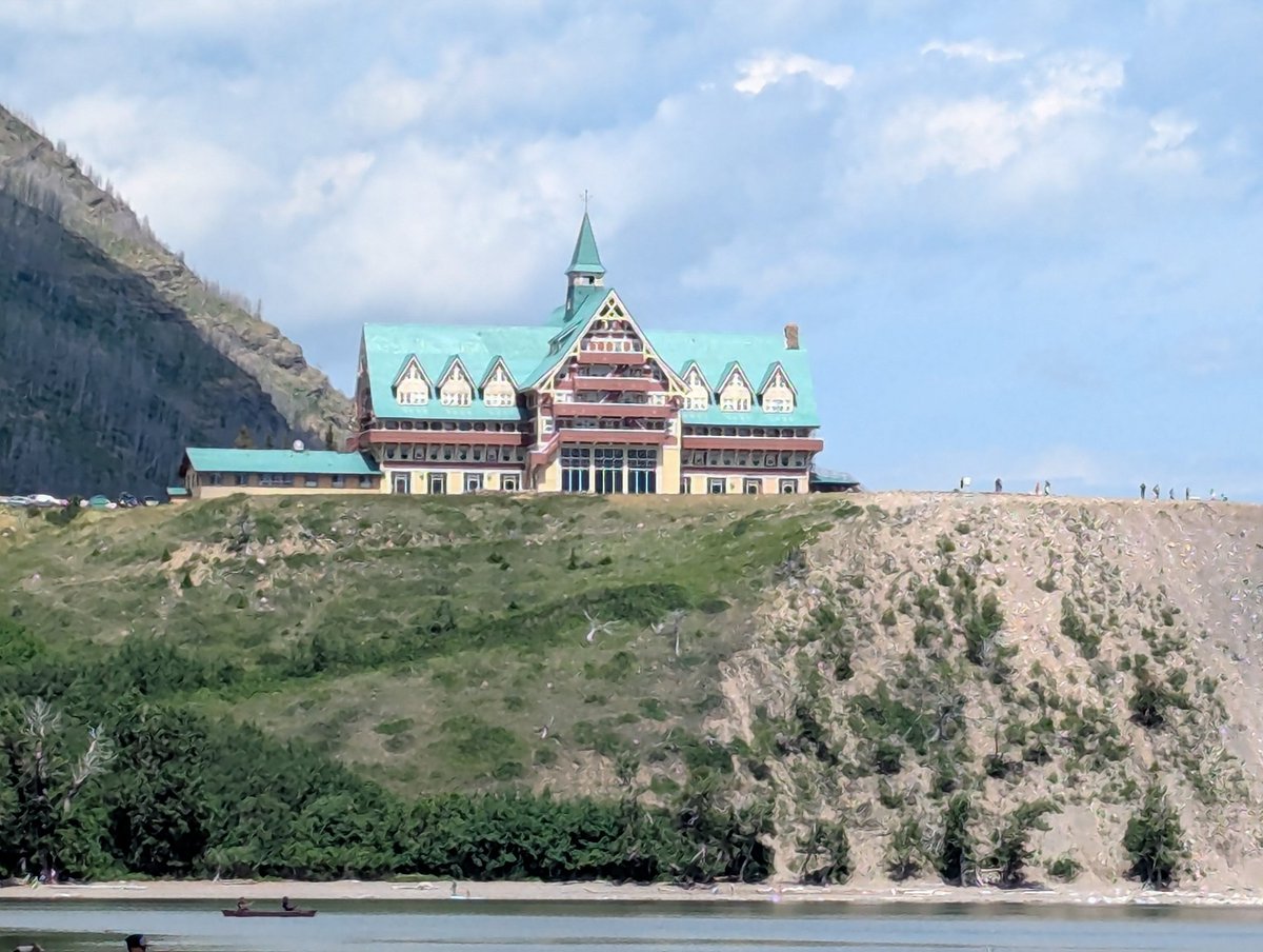 KICDarren's tweet photo. When in Canada you might as well do two cool mountain towns when possible!
Waterton Lakes National Park is fantastic. https://t.co/Gq1ukf1GuF