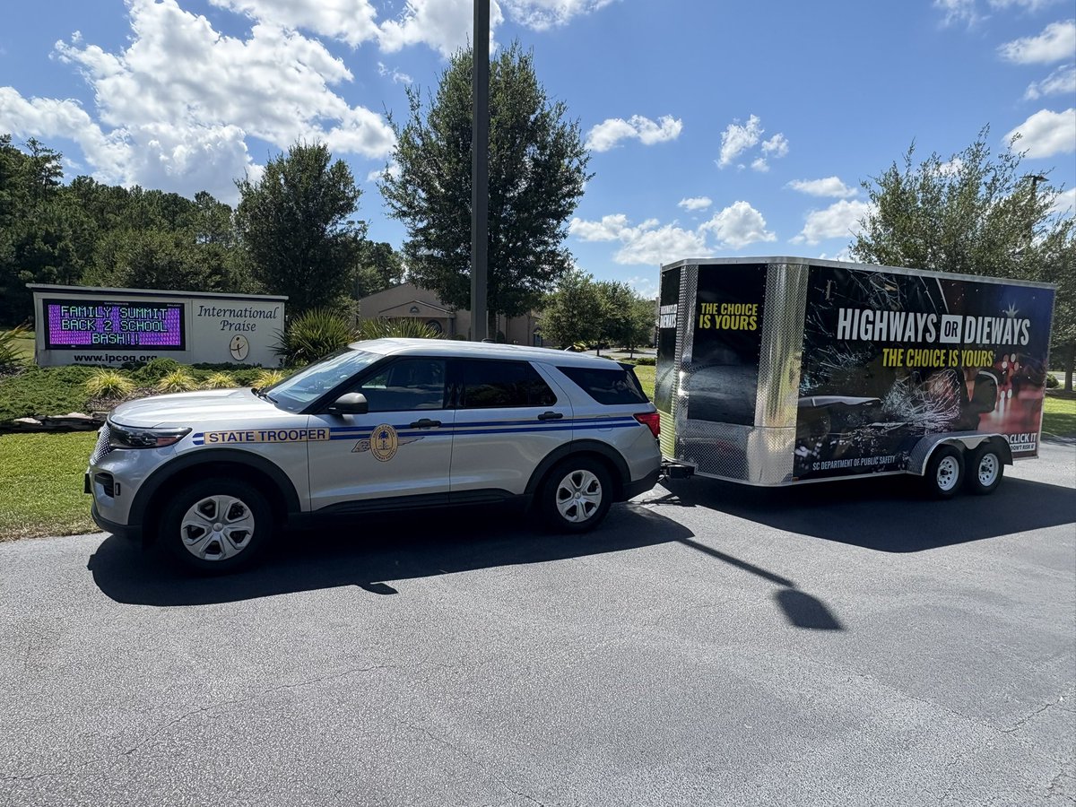 SCHP_Troop1's tweet image. Had a great visit today at International Praise Church of God in Elgin for their Family Support Summit & Back to School Bash.
Talked Traffic Safety and did some Golf Cart Demos with the Impaired Vision Goggles.
Stay Cool and Be Safe!
#schp #statetrooper #backtoschool