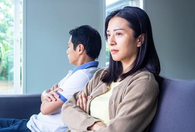 SPSPnews's tweet image. "people higher in attachment avoidance or anxiety felt they had less relationship power—they felt less able to make decisions in their relationship, influence their partner’s behavior and opinions, and get what they needed in the relationship" ow.ly/BKt750WqApH