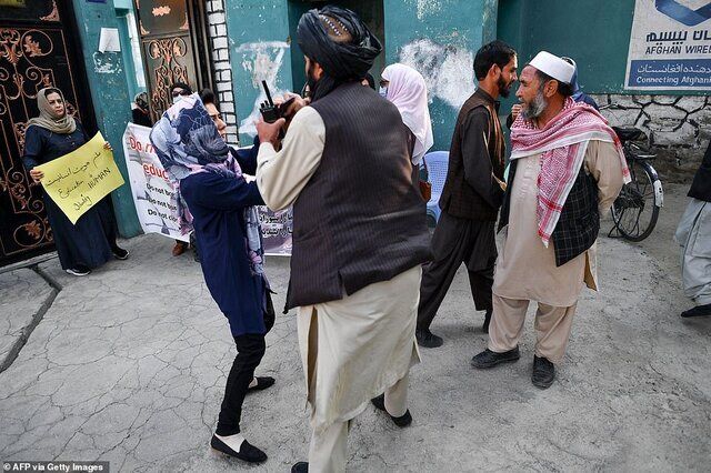 haidari_batool's tweet image. The Taliban have abducted young girls from the streets of Dasht-e-Barchi in Kabul under the pretext of enforcing hijab and proper attire, taking them away with no accountability.
Where is the world, when it should be the voice of these women?