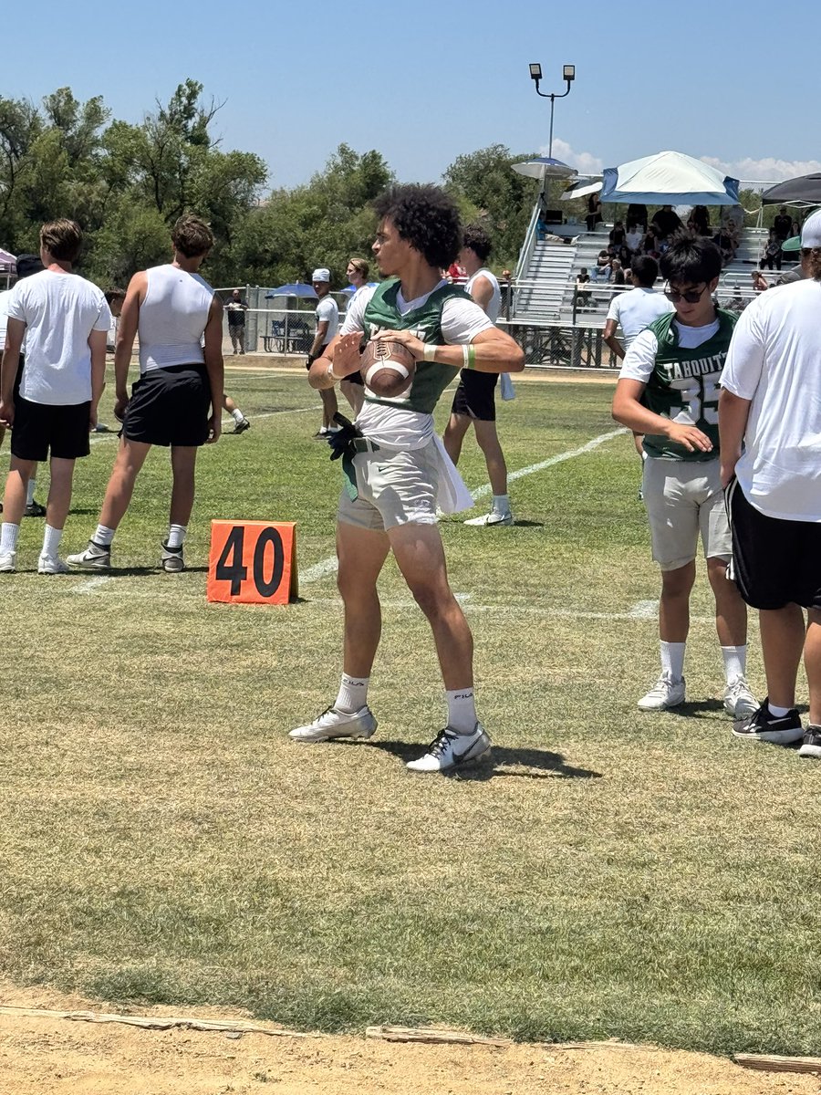 wldkt71's tweet photo. Some football pictures from today. #23 Devin https://t.co/y8hmn0LKZQ