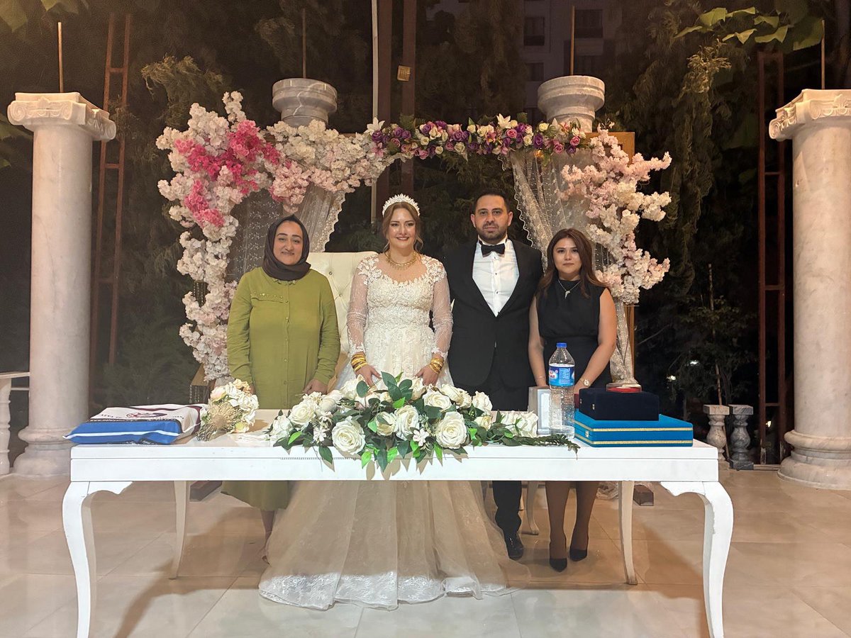 Cücemen ve Kocadağ Ailelerinin evlatları Elif ve Hasan kardeşlerimizin düğün merasimine katılarak hayırlı olsun dileklerimizi ilettik. 
Rabbim mutluluklarını daim etsin .