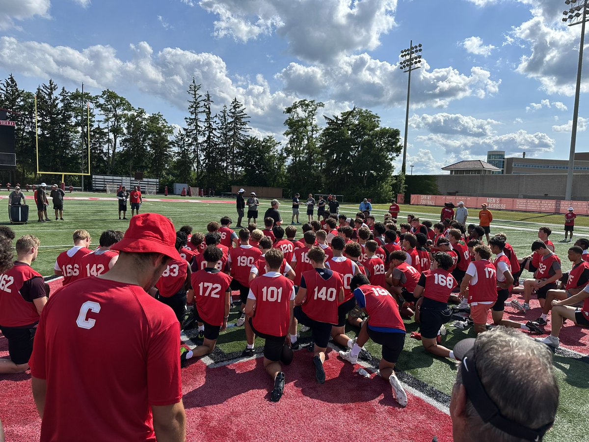 oliver_michalec's tweet image. Had a great time out at @BigRed_Football! Thank you @CoachBhakta for the invite! #YellCornell 

@JoaquinMOliva @elianolivafb @CashLacy28 @CoachStartz @HaskinsMichael @NightHawkFamily
