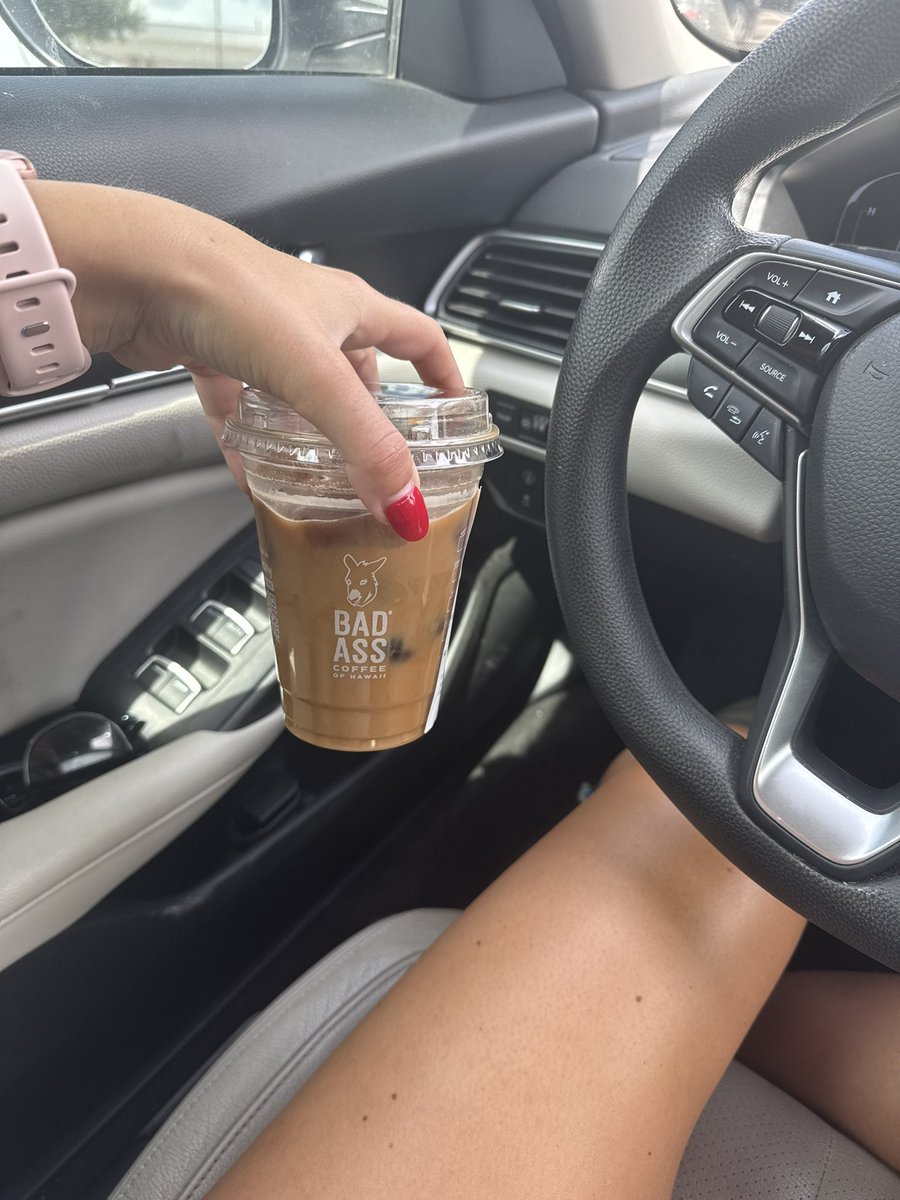 johnny_danziel's tweet photo. coffee shop owners that decide to use coffee ice cubes deserve the world https://t.co/UohPSsDdAd