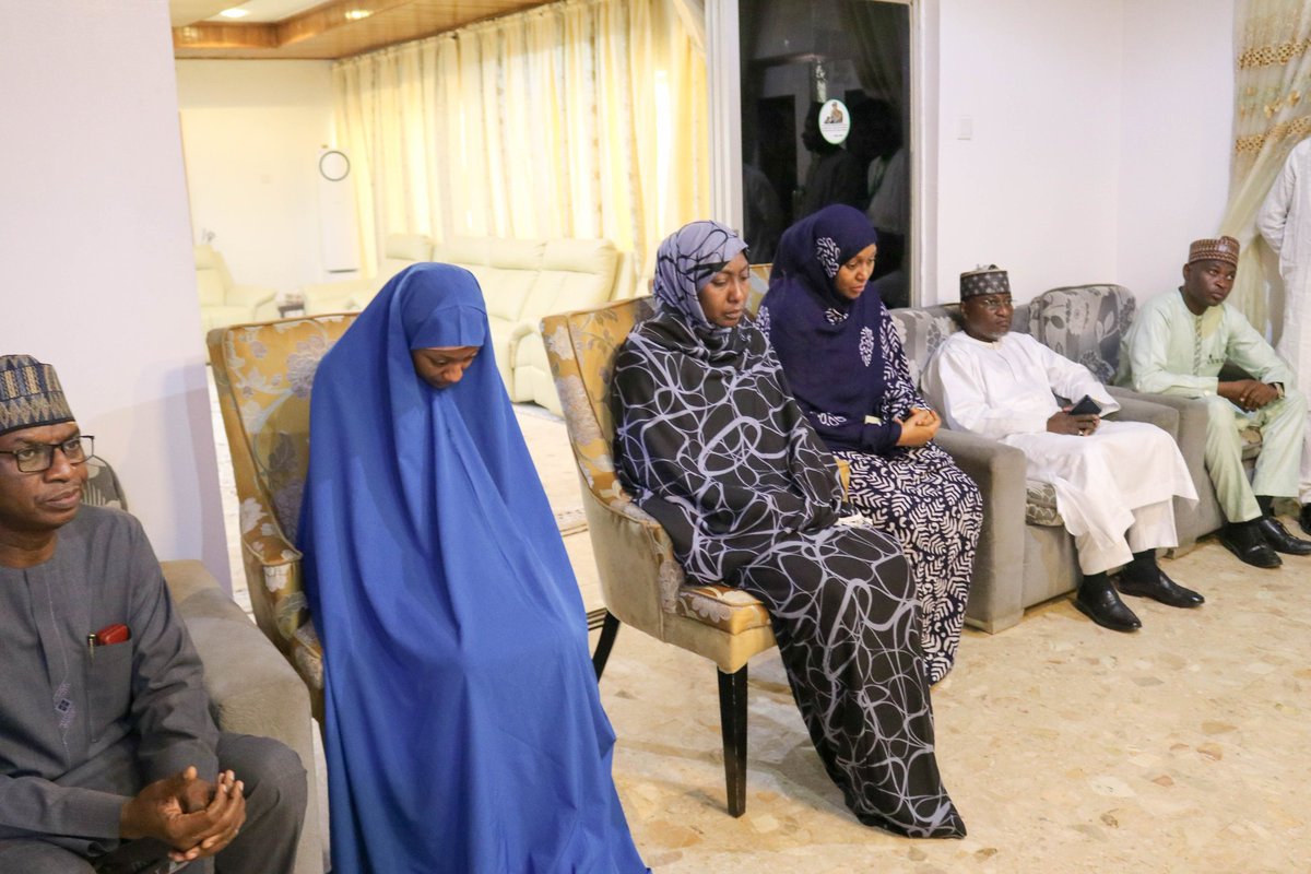 JaizBankNG's tweet photo. JAIZ BANK TEAM PAYS CONDOLENCE VISIT TO THE FAMILY OF LATE PRESIDENT MUHAMMADU BUHARI IN DAURA 
 
Members of the Board and Management of Jaiz Bank Plc on Saturday visited the Daura residence of late former President Muhammadu Buhari to offer their condolences to the bereaved family.

The condolence visit followed President Buhari's passing on Sunday, 13th and burial on 15th July, 2025 in Daura in Katsina state.

While in Daura, the Jaiz Bank team also visited the late President's cousin, Mamman Daura, offering their heartfelt sympathies and praying that Allah SWT forgives the former leader, accept his good deeds and grant him the highest abode in Aljanna feerdaus. 

The Bank's leadership proceeded to Katina State Government House, where they were received by the Executive Governor, His Excellency, Dikko Umar Radda, and reaffirmed their solidarity and sympathies for the family; the people of Kastina State and the country at large.