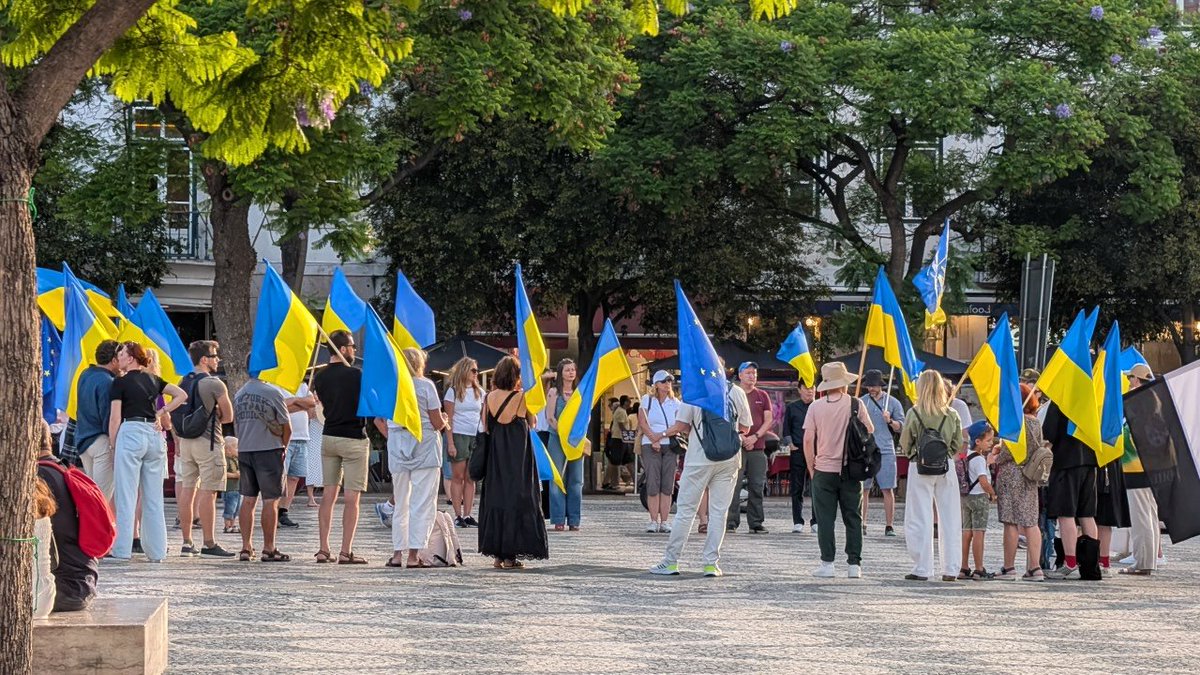 sweetvodka0001's tweet image. Small Ukraine protests in Lisbon, Portugal 🇵🇹. Better than nothing
Slava Ukraini 🇺🇦🇺🇦🇺🇦