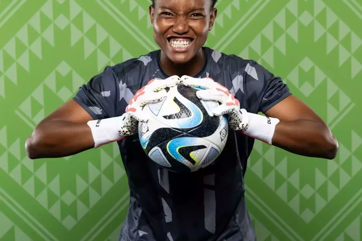 Andile Dlamini. 🇿🇦❤️⚽️🔥🔥🔥
South Africa's number 1! 

No DNA, just RSA! ✨

#BanyanaBanyana #WAFCON
