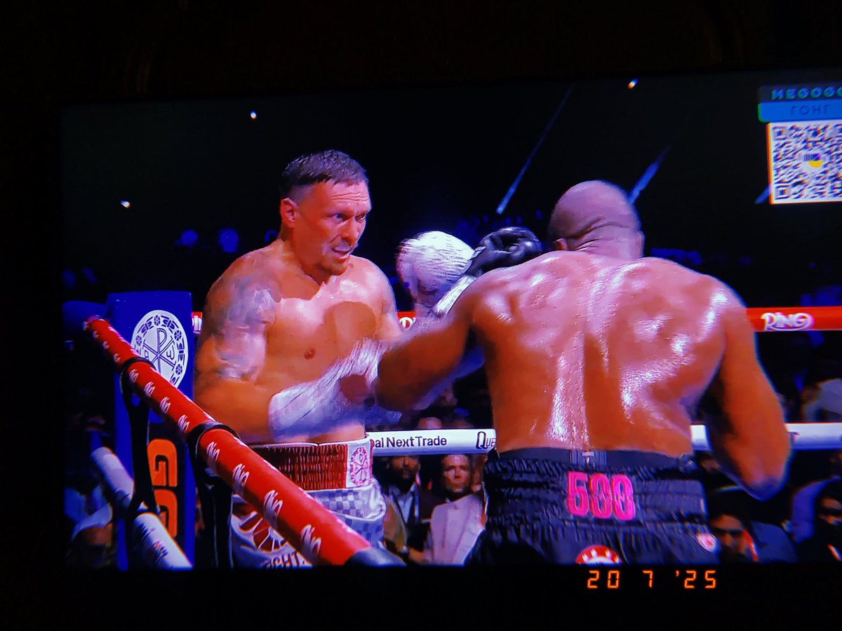 DeeLavMusic's tweet image. #Usyk!!! Slava Ukraini โค๏ธ๐บ๐ฆโค๏ธ๐บ๐ฆ