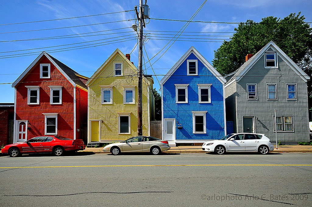 measure_plan's tweet image. I’m in Halifax. It is a mysterious place
- the most famous food is Turkish doner
- they have a talking Christmas tree
- there is cannon fire every noon
- all the houses are multi color
Honorary mentions:
- Alexander Keith (beer brewer) was the mayor
- most of the city was…