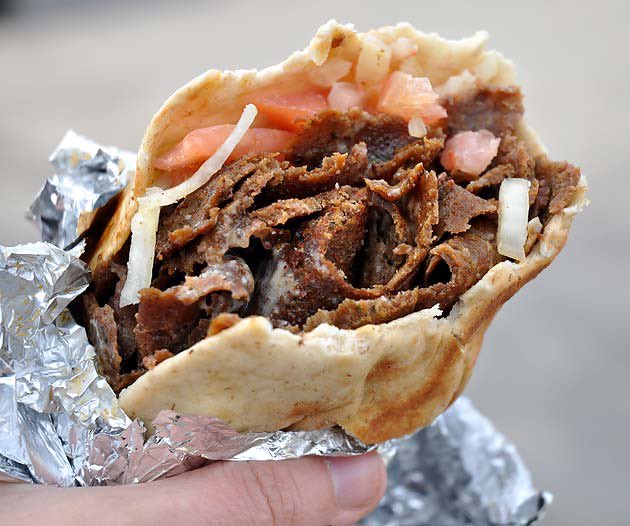 measure_plan's tweet image. I’m in Halifax. It is a mysterious place
- the most famous food is Turkish doner
- they have a talking Christmas tree
- there is cannon fire every noon
- all the houses are multi color
Honorary mentions:
- Alexander Keith (beer brewer) was the mayor
- most of the city was…