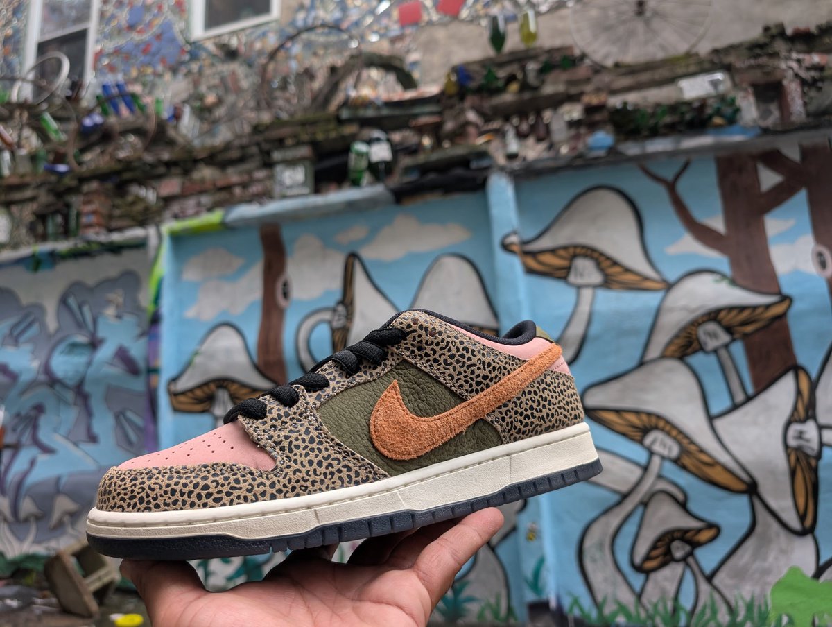 Sn3ak3r_Fr3ak3r's tweet image. So good .. so so goood .. thank you @NocturnalSkate (cc: @KineticSKATE ) for running fair raffles .. been supporting the shop since 2009’ish .. humbled & grateful for today’s acquisition: Arts & Rec Lows .. not sure when I’ll unds but it’ll be soon lol