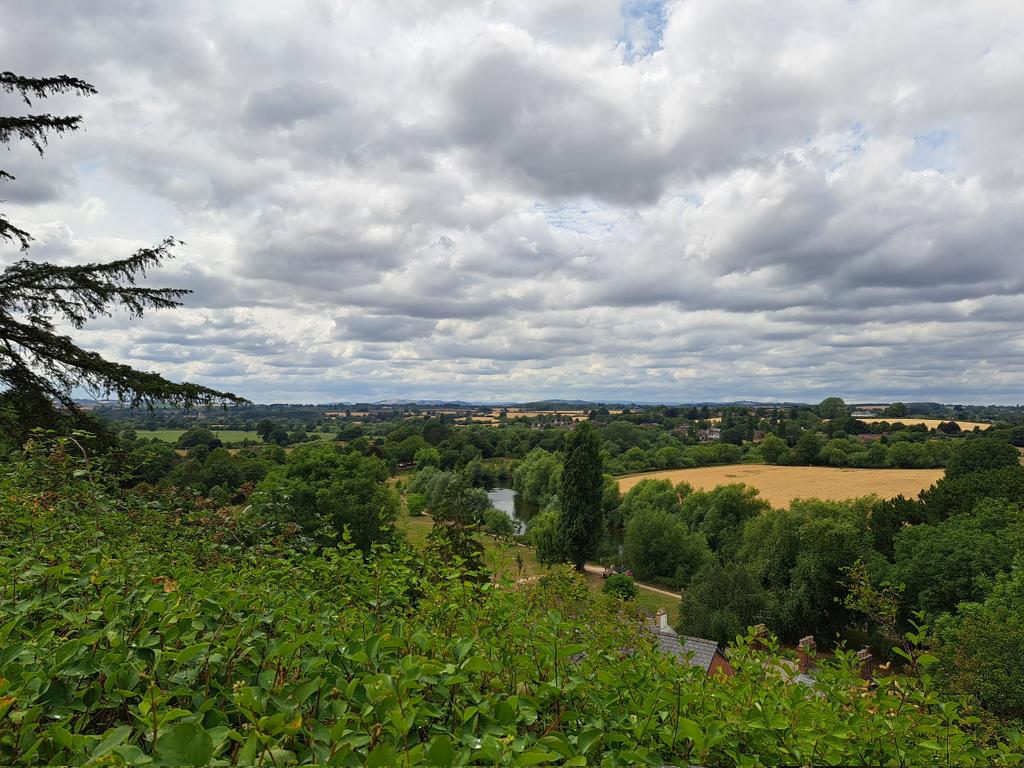 AuthorTracyRees's tweet image. Wonderful afternoon in pretty Ross-on-Wye, including a visit to @RossiterBooks where, yes, I bought a book. And then bubbly in the swimming pool. A truly relaxing weekend #WeekendVibes #Saturday #friends #books