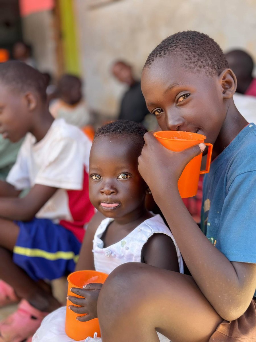UCareintl's tweet photo. "A generous heart, kind speech, and a life of service and compassion are the things which renew humanity." https://t.co/QqV8CRi4XI