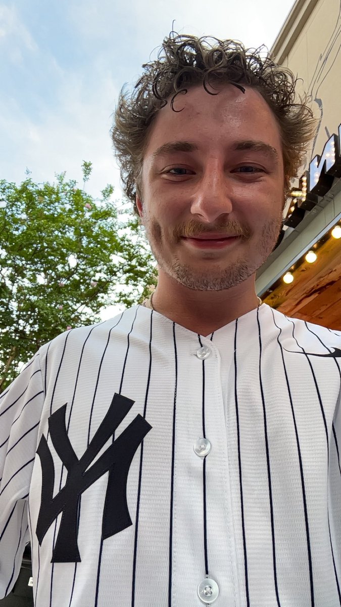 wallinjosh12's tweet image. Breaking out the old jersey tonight hoping for a better result 😂 #RepBX @gabswrld95
