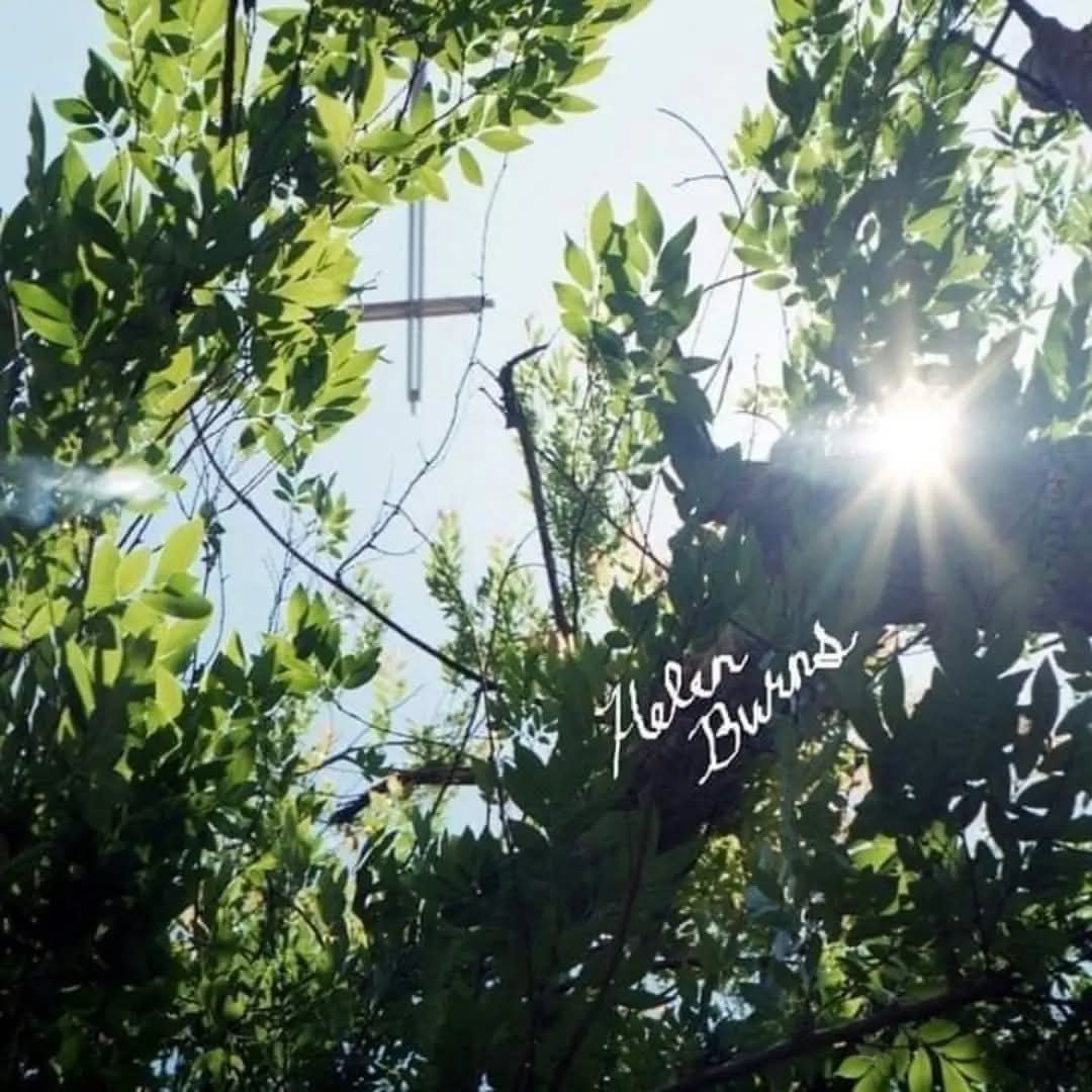 ChiliPeppersArg's tweet image. ✳️ Hoy cumplen 13 años del EP solista de @flea333 titulado Helen Burns.
🌶 Helen Burns se lanzó el 19 de julio de 2012 y fue grabado durante el año 2007 por Flea y Chris Warren, técnico de batería y tecladista de Red Hot Chili Peppers luego del extenso tour de la banda, y para…