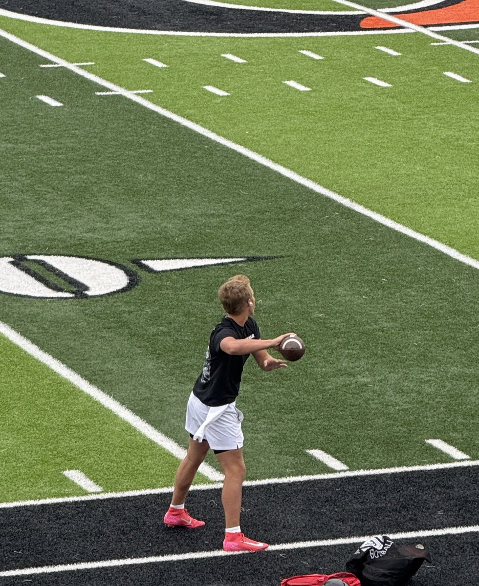 After a great camp and a conversation with coach <a href="/MattChauvin19/">Matt Chauvin</a> and <a href="/Coach_Mistro/">Brian Mistro</a> I am blessed to announce that I have received my second offer to play at the next level #gojimmies
<a href="/MrRyan_Evans/">Ryan Evans</a> <a href="/KyleTuschen/">Kyle Tuschen</a>