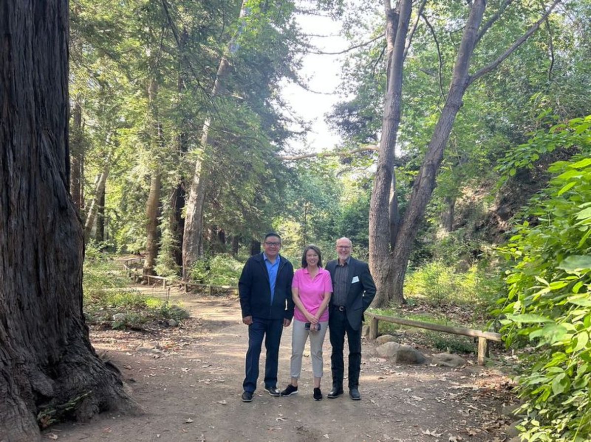 NewDemCoalition's tweet image. Today @RepCarbajal and @RepAngieCraig hosted the sixth stop of the New Dems on the Road in California to discuss wildfire preparedness.
As we enter wildfire season, it's critical we work to enact prevention and forest management policies to protect our communities.…
