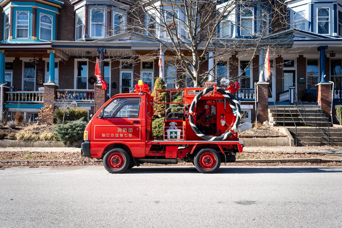 Cobylefko's tweet image. Cities: don't let inane regulations like the width it takes a fire truck to make a u-turn force you to become more road than place.
Communities around the world manage just fine with narrow right of ways, smaller fire trucks, and longer hoses!