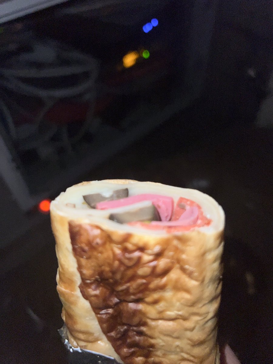 ps3disks's tweet image. locked in a server room at almost 1 am eating cold food i found in the storage fridge
