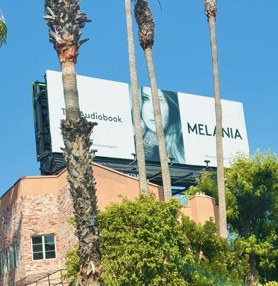 MarcBeckman's tweet image. Spotted: Melania Trump
Sunset Blvd, Los Angeles
Melania, The Audiobook