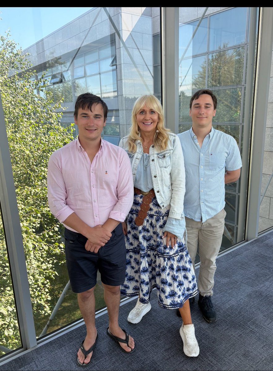 MiriamOCal's tweet image. Privileged in the morn once again on Sunday with Miriam @RTERadio1 10am to be joined by four exceptional guests for great chats&music - @JohnKingCNN @derekryanmusic @BobinacJay & @AllenBobinac