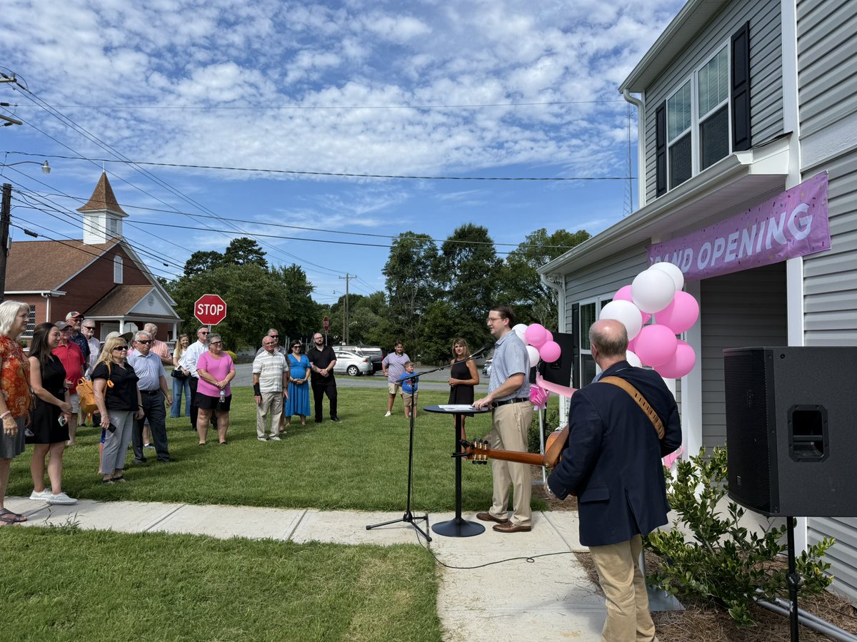 RepMcDowell's tweet image. Honored to join the ribbon cutting for the Sunflower House of Hope in Winston-Salem.
This will be a refuge for mothers fighting addiction, a place for recovery and hope.
Thank you to Melanie Bell for making this vision a reality.