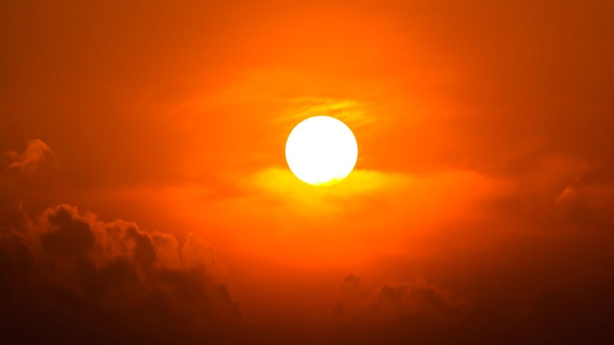 _obviousthings's tweet image. The sun is hot