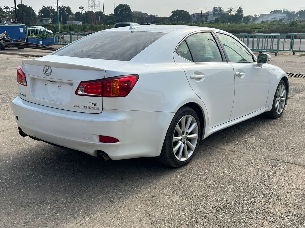 amdatauto's tweet image. *2010 IS250 toks* fullest option the best and cleanest in West Africa, upgraded to 2018...sparkling clean first body.. Spotless white on black interior..behold the beauty on wheel
Price 12.5m
DM 08166849169