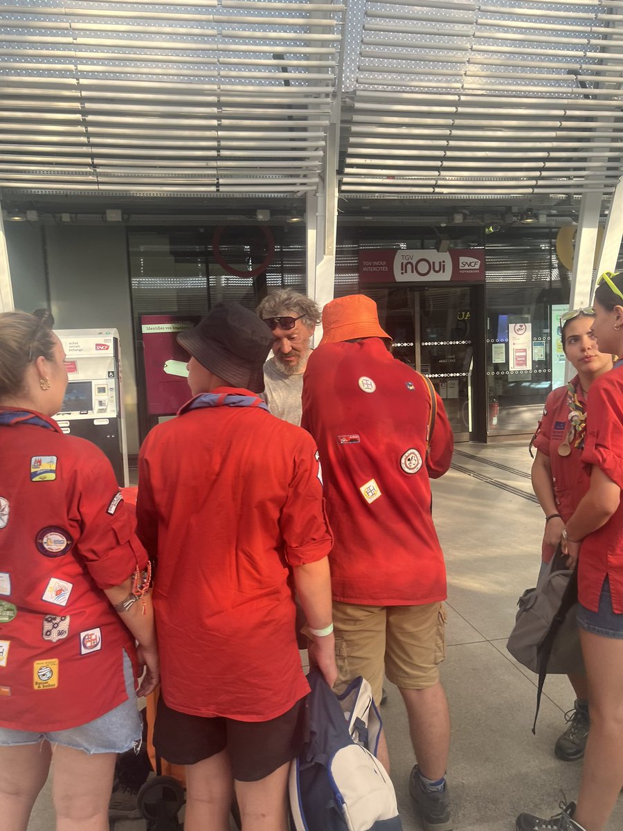Thierry TEULADE 🌻🚴♀️🐝🌳🎒 (@tteulade) on Twitter photo Tu fais quoi pendant les vacances ?
T'es à #Bali, en #Grece, en #montagne ou à la #plage ?
Moi, je maraude dans les rues de @montpellier_avec des groupes <a href="/Scouts_Europe/">Guides et Scouts d'Europe - France</a> pour aider les #sansabri
sakado.org
#SAKADO #solidarite <a href="/myMetropolitain/">MÉTROPOLITAIN</a> Tu fais quoi pendant les vacances ?
T'es à #Bali, en #Grece, en #montagne ou à la #plage ?
Moi, je maraude dans les rues de @montpellier_avec des groupes <a href="/Scouts_Europe/">Guides et Scouts d'Europe - France</a> pour aider les #sansabri
sakado.org
#SAKADO #solidarite <a href="/myMetropolitain/">MÉTROPOLITAIN</a>