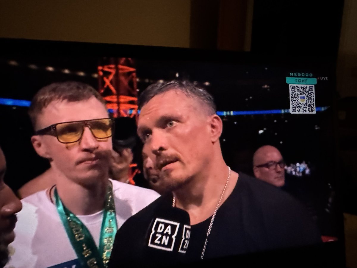 🇺🇦 Usyk:

“I want to thank all the military personnel currently protecting our country. Slava Ukraini! Because of you, I can stand here today.”