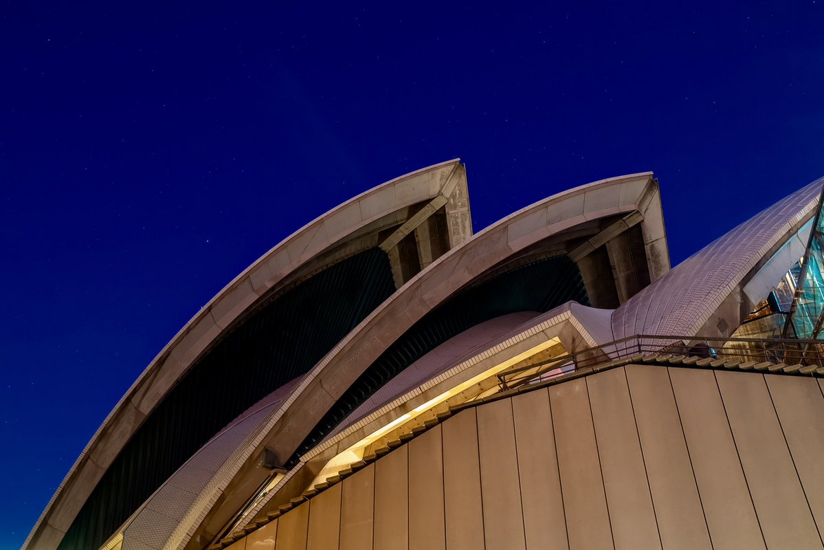 timritchie's tweet image. I saw the new production of Opera Australia’s Rusalka by Dvorak last night.
The singing, production, costumes and music were outstanding.
The soprano amazing.
So I went back (dreary eyed) for a pre dawn shot of the venue on a clear morning.