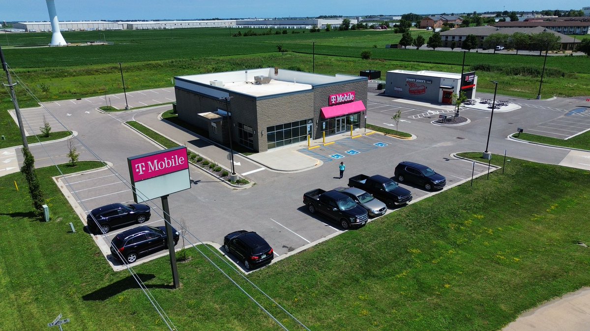 TripleNNNick's tweet photo. Today's Road show - small town Iowa drive thrus getting listed next week.

Know any tenants looking? Lack of competition and lots of opportunity! https://t.co/1Q4B3ttV0h