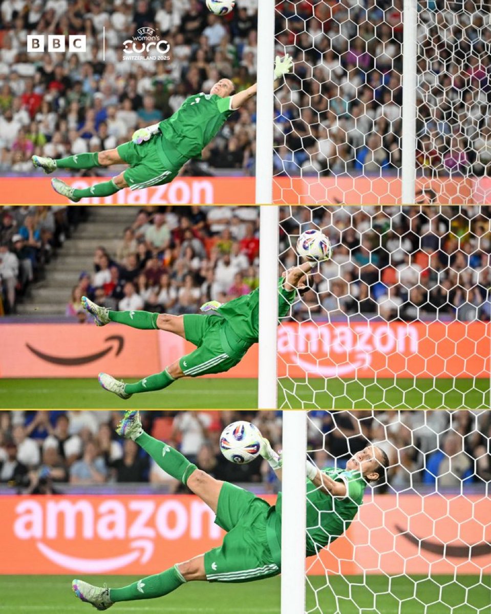 Ann-Katrin Berger

Supera dos cáncers. Vuelve a proteger la portería de la selección. Se marca la parada de la EURO y un golazo en la tanda de penaltis.

Y clasifica a Alemania a las semis.