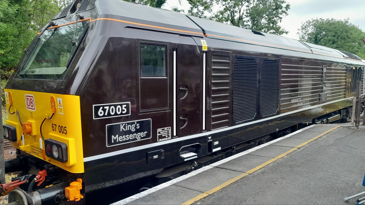ModelRailsandMe's tweet image. The weather at Saturdays Midland Railway Ales and Rails event certainly left a new meaning to the words "wash down" :p
Nevertheless a great day with plenty to see, layout operation thanks to volunteers and two OO locos ready for restoration, more soon ^^