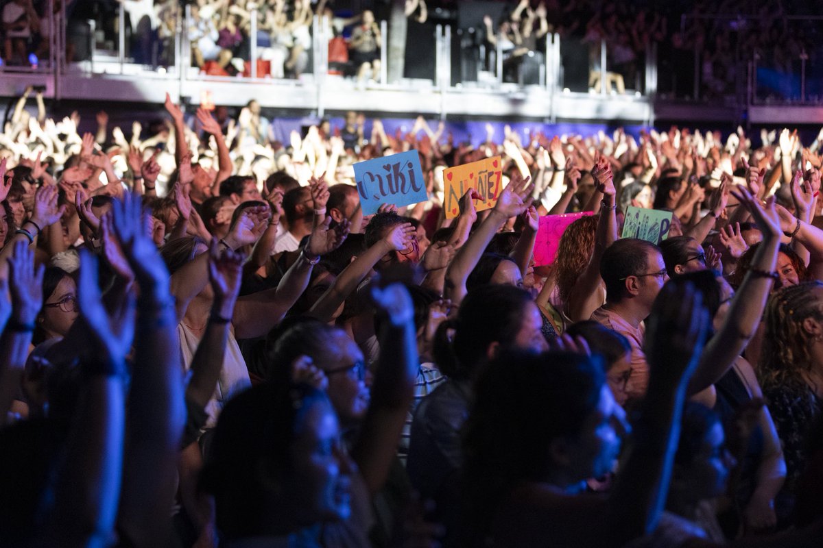 MIKI NÚÑEZ ens ha fet ballar i emocionar amb la seva energia desbordant i el seu bon rotllo contagiós! 🔥

Amb els seus temes més coneguts i una actitud que transmetia positivitat, Miki ha convertit el concert en una celebració inoblidable. 

📸: Sergi Briet
