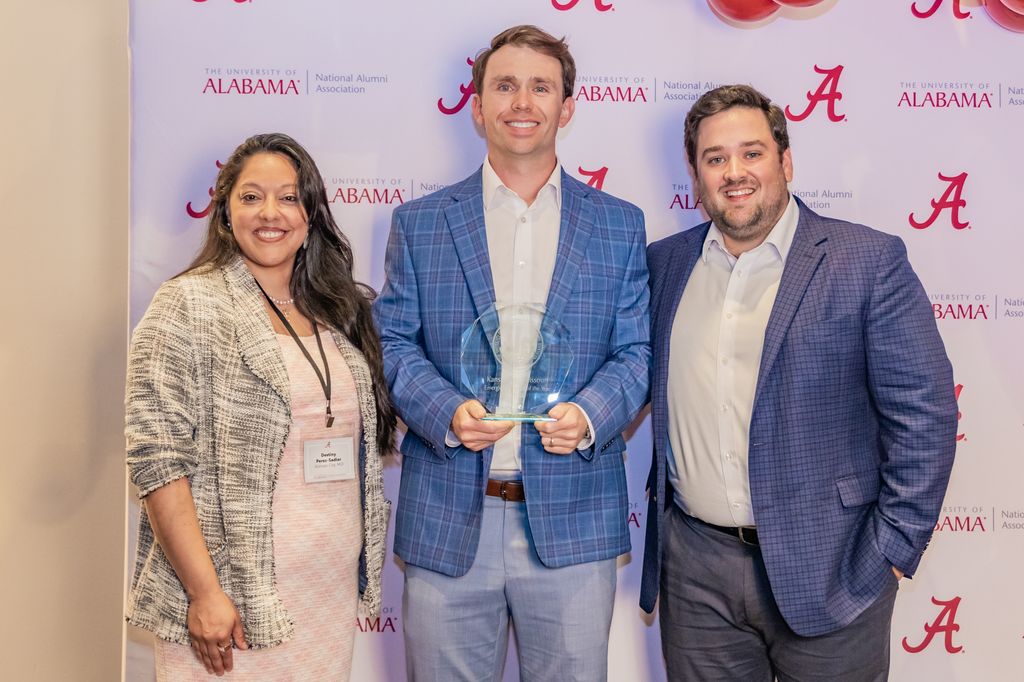 UAAlumniAssoc's tweet image. Congrats to the 2025 NAA Chapter Award Winners!
In-State Chapter of the Year: Tuscaloosa County
Out-of-State Chapter of the Year: Cincinnati, OH
Emerging Chapter of the Year: Kansas City, MO
Event of the Year: Jackson County Roll Tide BBQ
Volunteer of the Year: Michael Coleman