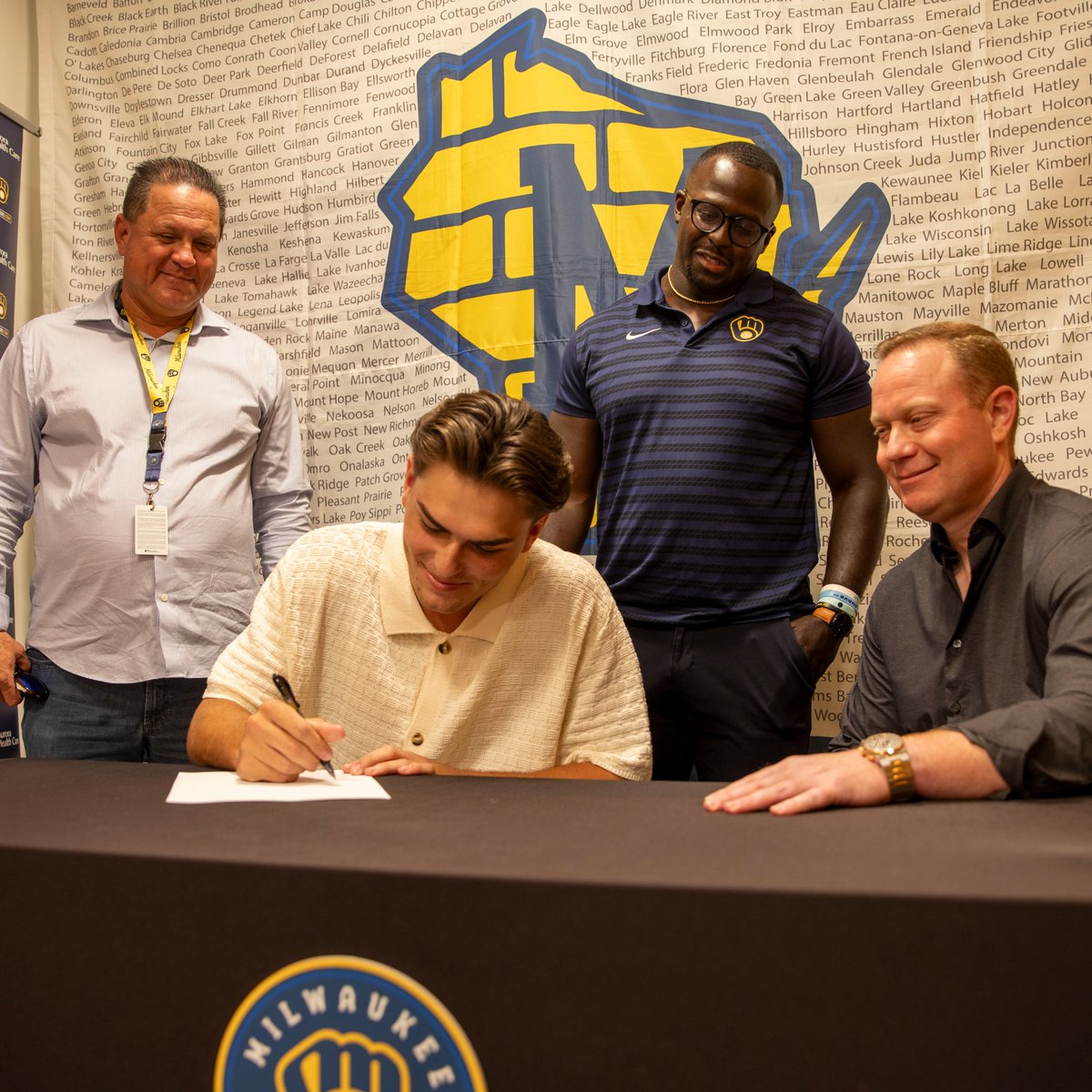 Milwaukee Brewers tweet media