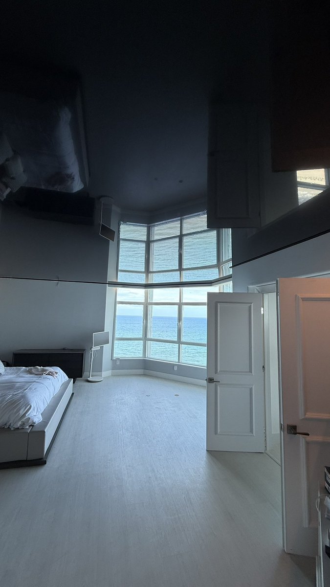 ceilingmiami's tweet photo. Black Glossy Reflective Ceiling. The best.
#stretchceiling #designer #homedecor #x #renovation https://t.co/XPihxRvXCr