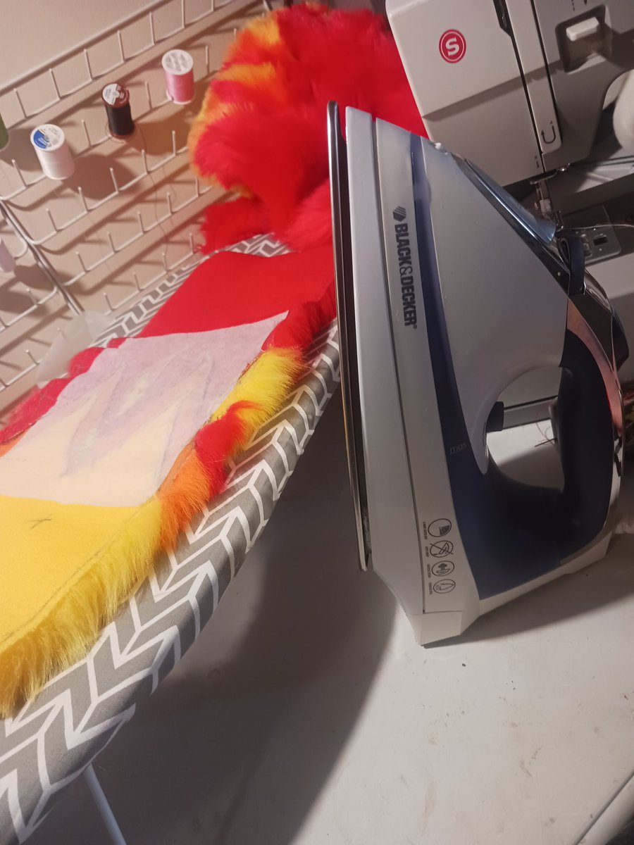 HopstitchStudio's tweet image. Let's play a game called "How many maker mutuals will panic seeing this photo?"