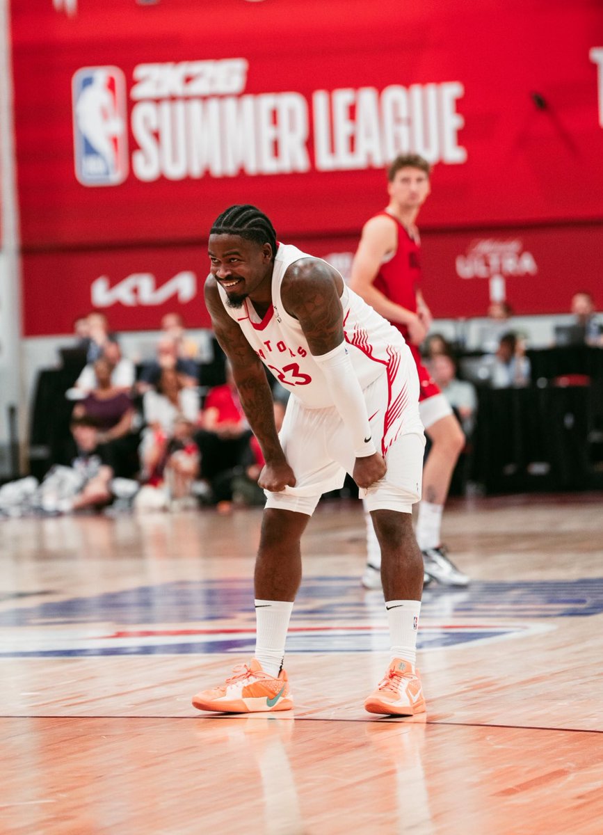 RapsShowYo's tweet image. Jamal Shead despite the loss vs the Kings:
24 points
3 rebounds
12 assists
1 steal
56% FG
33% 3PT
100% FT
gave it his all.